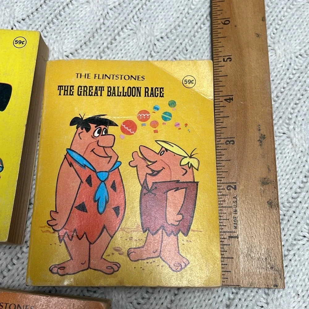 Vintage 1977 The Flintstones/Huckleberry Hound children’s 3 piece Book Set